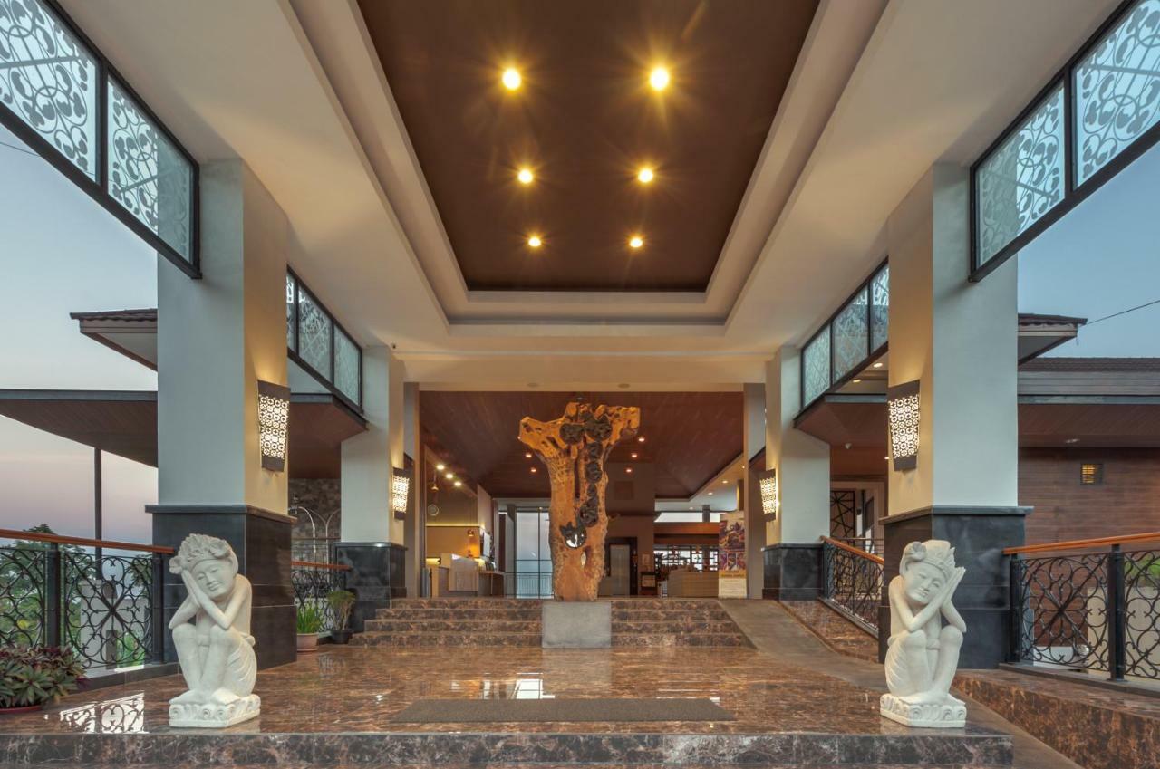 Nava Hotel Tawangmangu Extérieur photo